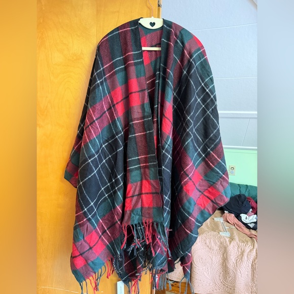 Francesca's Collections Sweaters - NWT Francesca's Collections Red, Green, and Black Plaid Shawl